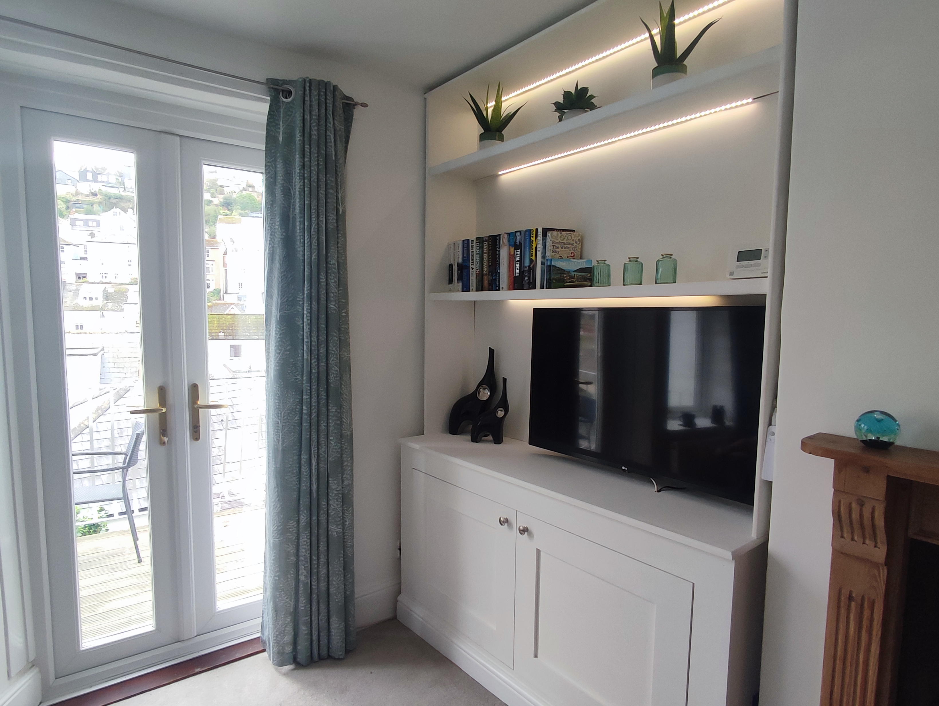 Living room with balcony doors